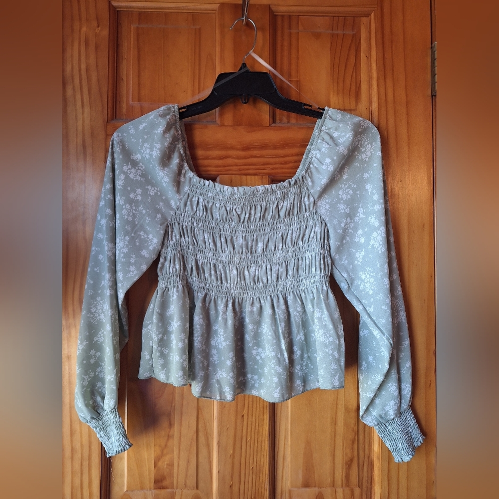 Floral Smocked Long Sleeve Top By No Comment Sz Medium